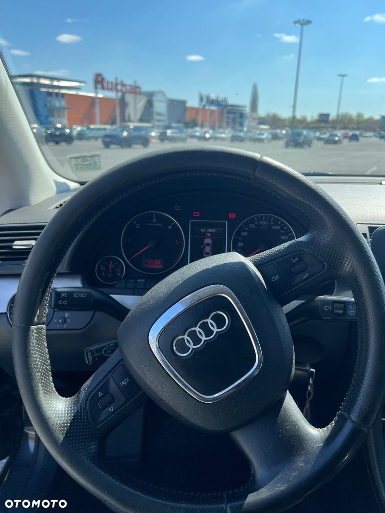 Audi A4 Avant 2.0 TDI DPF quattro - 13