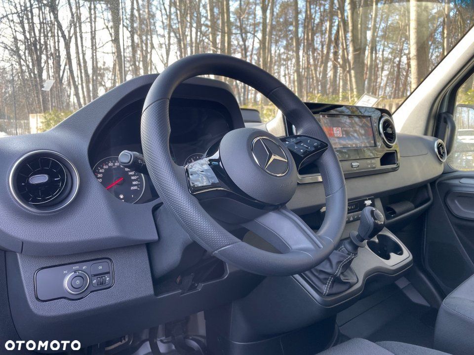 Mercedes-Benz Sprinter - 5