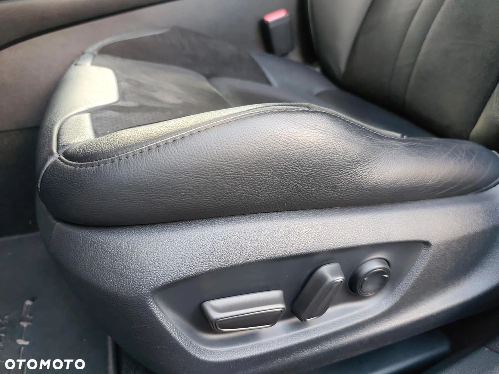 Toyota C-HR 1.8 Hybrid GPF Executive - 12