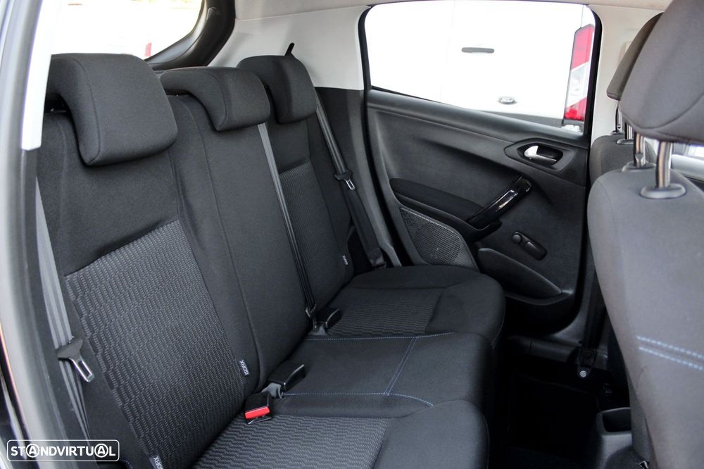 Peugeot 208 1.2 PureTech Style - 20