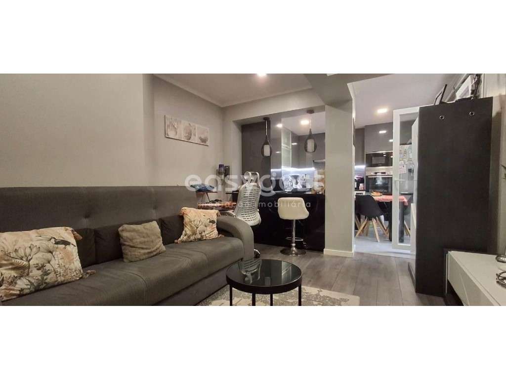 Apartamento T3 em Queluz com logradouro, a 100 metros da estação de... - Grande imagem: 5/19