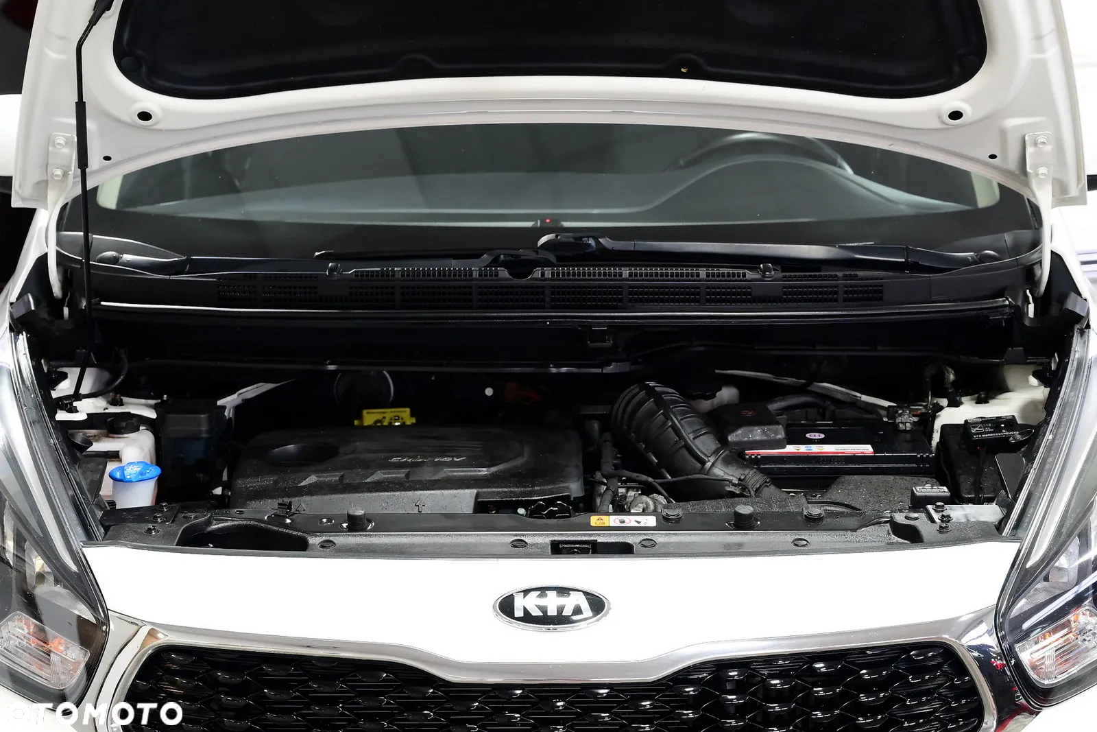 Kia Carens - 9