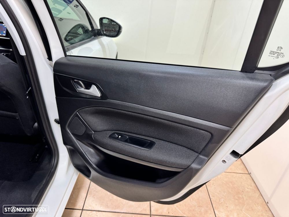 Peugeot 308 1.5 BlueHDi Style - 38