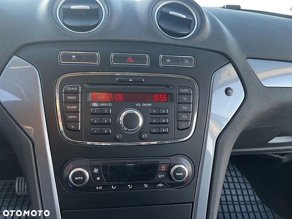 Ford Mondeo 2.0 Ambiente - 15