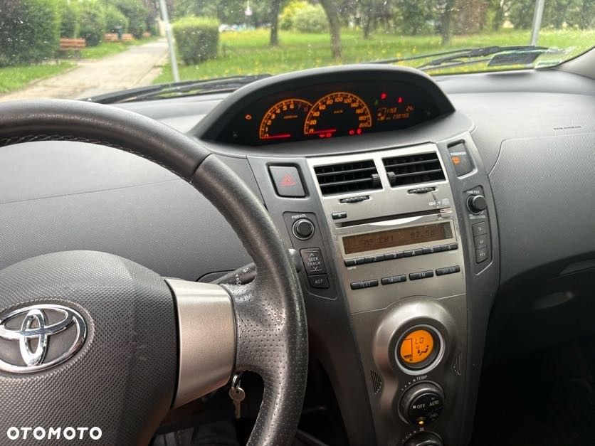 Toyota Yaris 1.33 Luna - 16