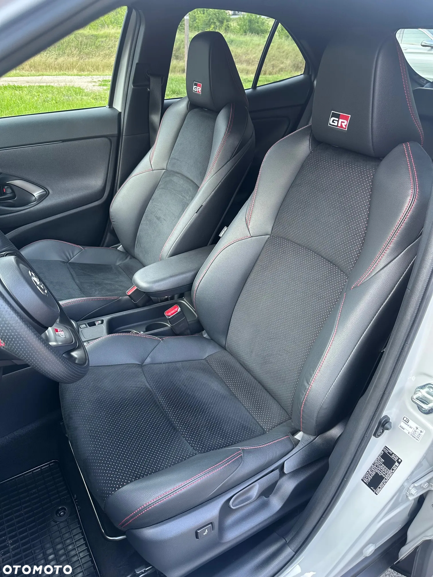 Toyota Yaris Cross Hybrid 1.5 GR Sport - 35