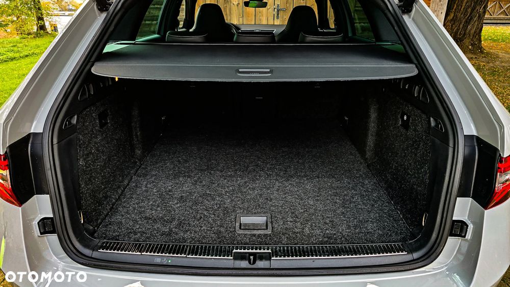 Skoda Superb 2.0 TDI 4x4 DSG Sportline - 33