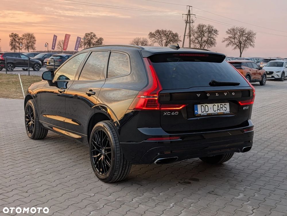 Volvo XC 60 D5 AWD R-Design - 10