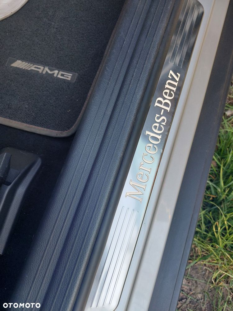 Mercedes-Benz GLA 180 d 7G-DCT AMG Line - 11