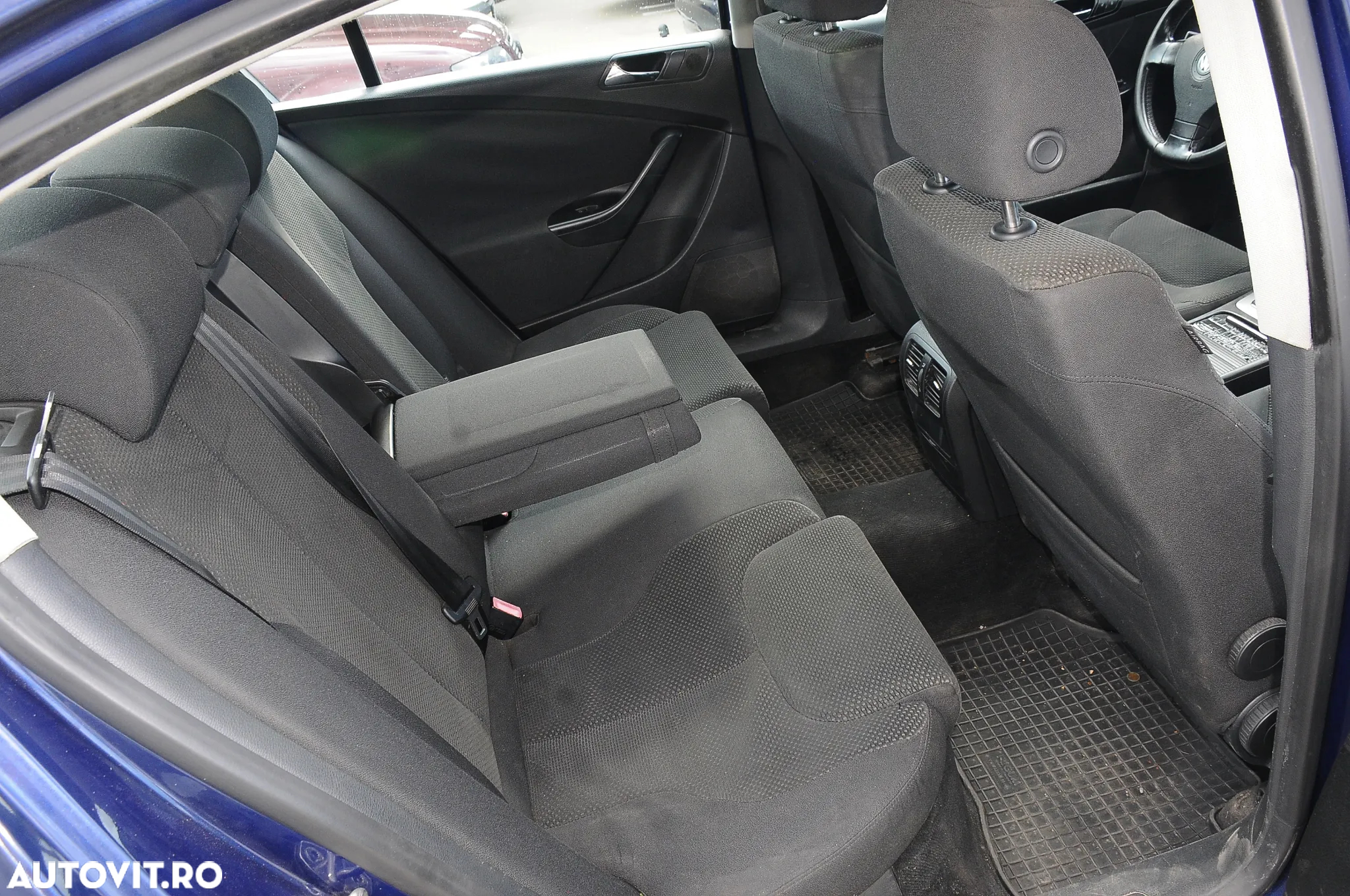 Volkswagen Passat - 8