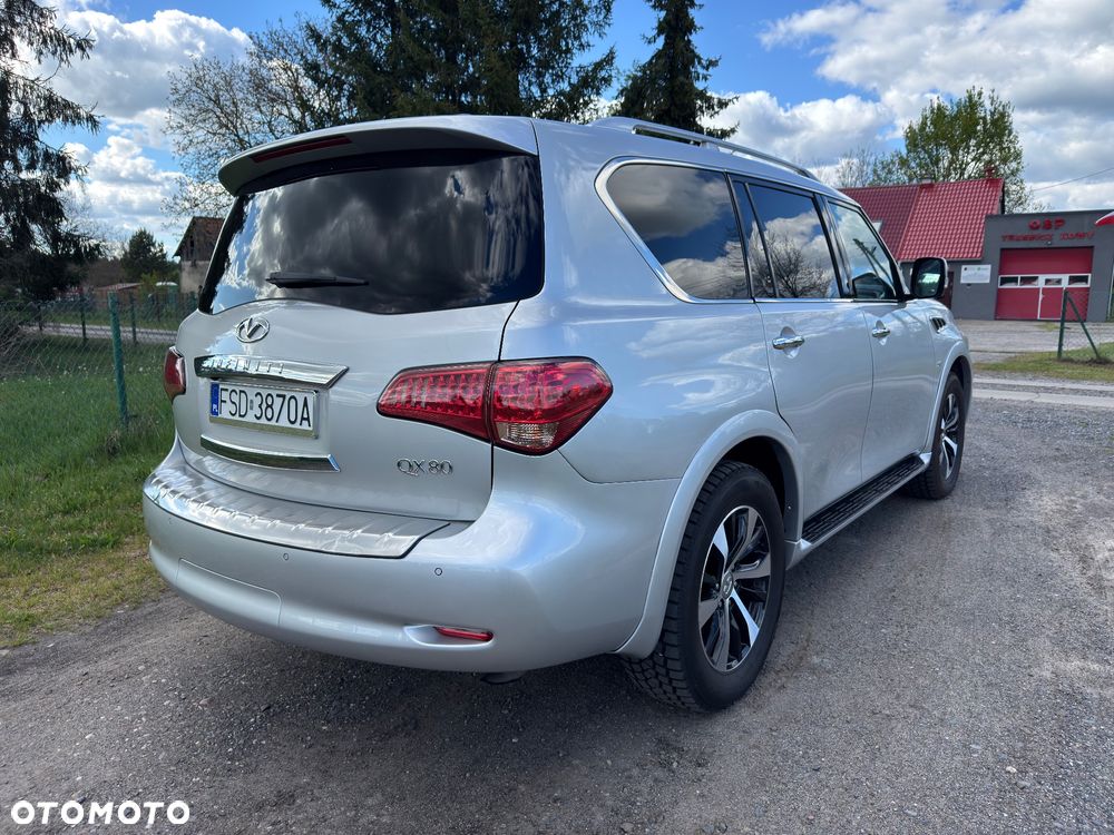 Infiniti QX80 - 15