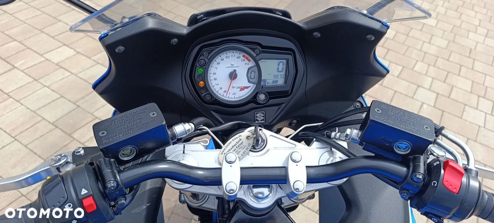 Suzuki GSX - 14