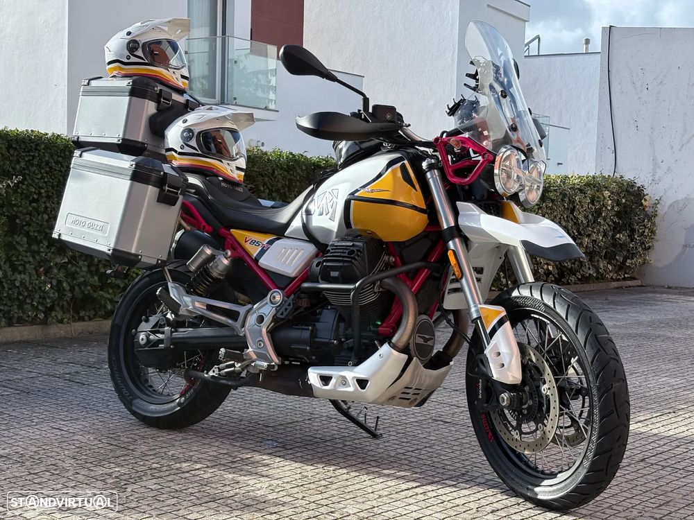 Moto Guzzi V85 TT - 35