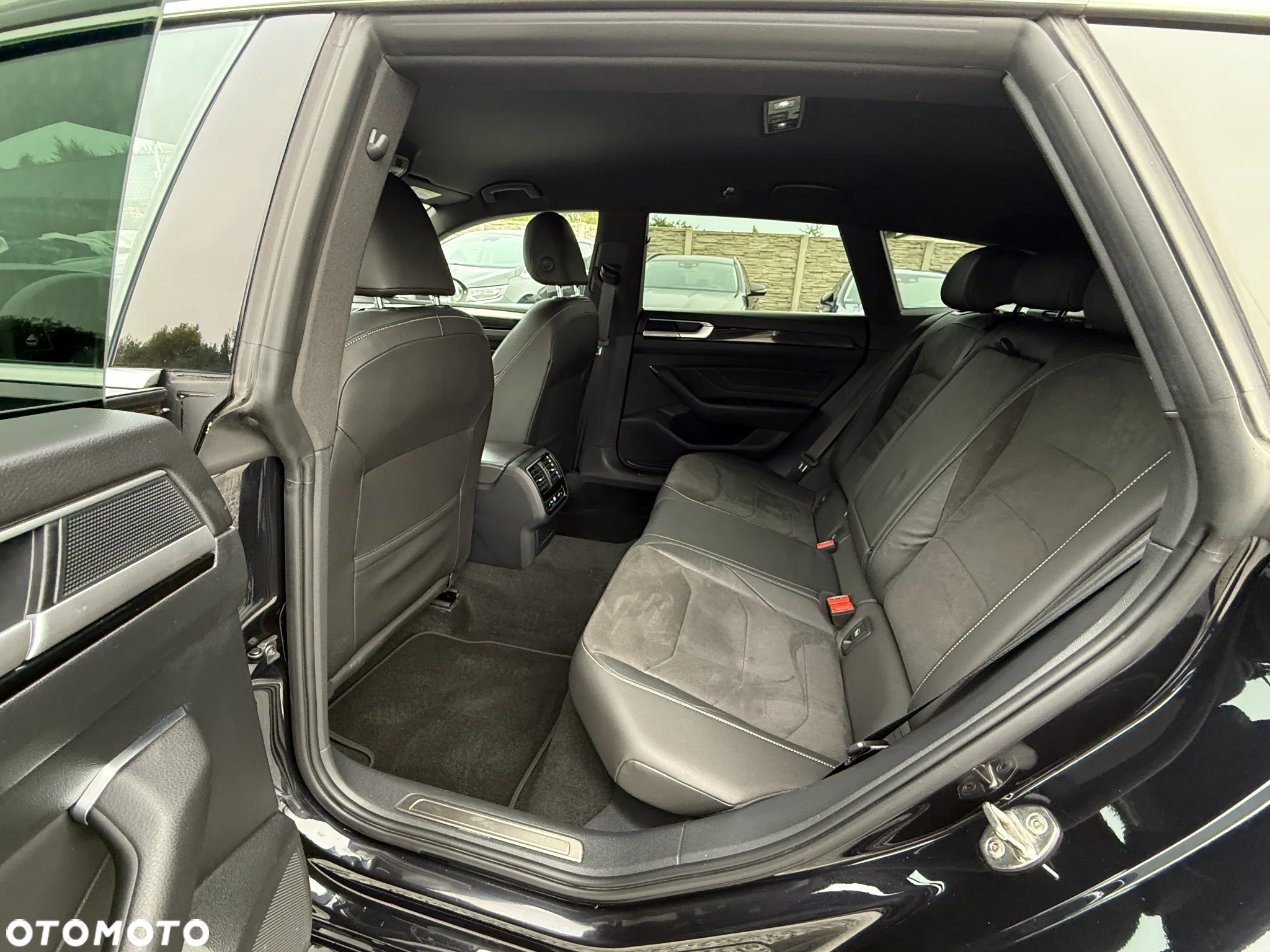 Volkswagen Arteon Shooting Brake 2.0 TDI SCR 4Motion DSG R-Line - 29