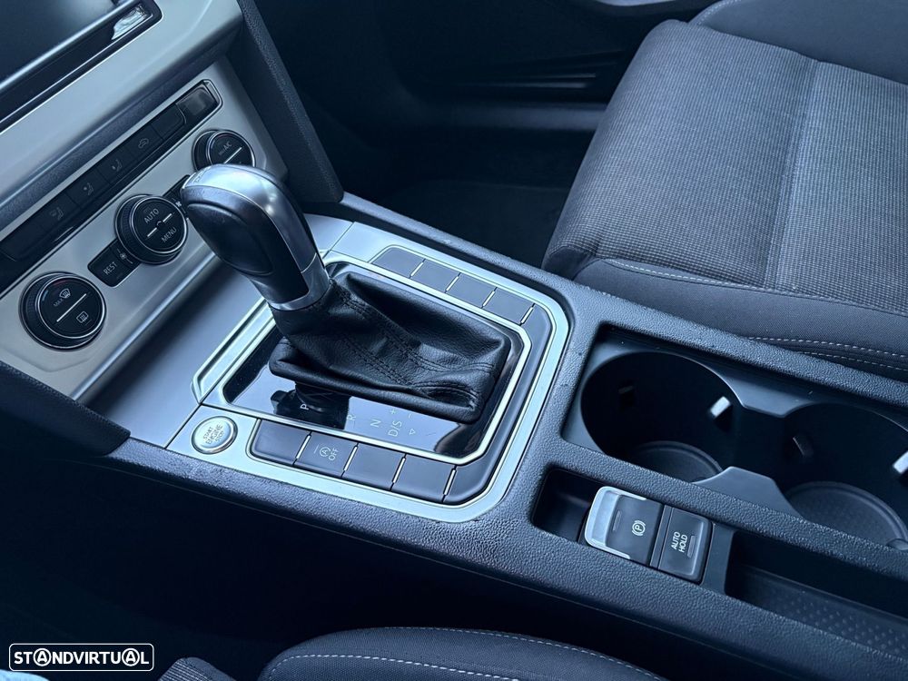 VW Passat 2.0 TDI Confortline DSG - 51