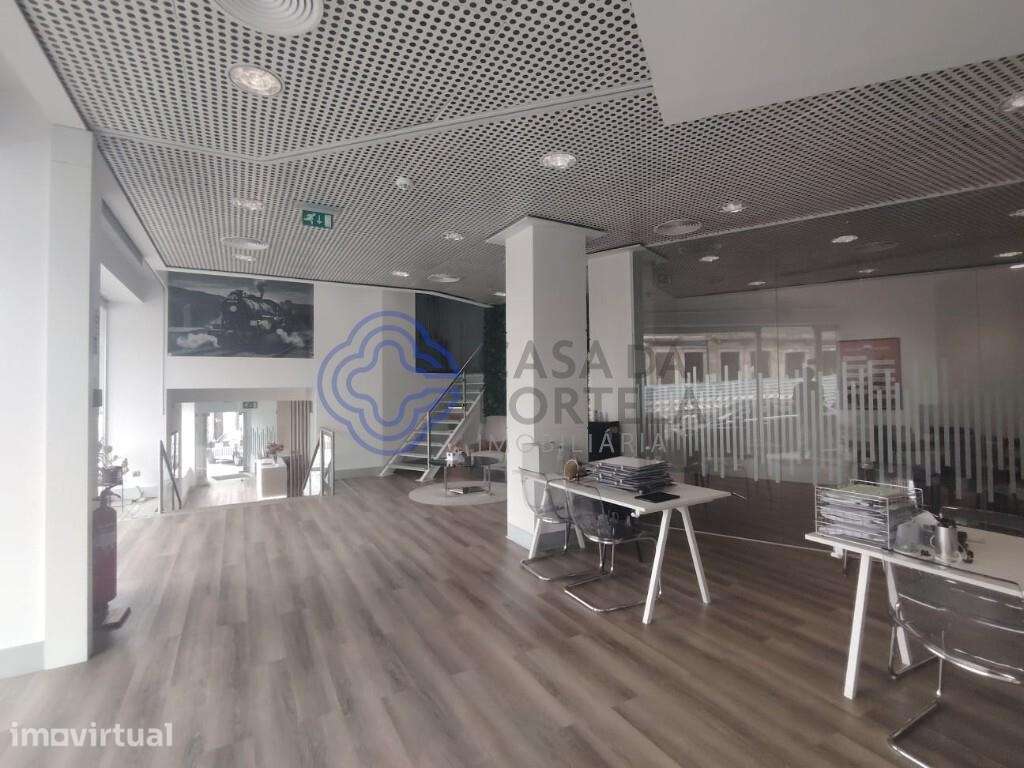 Loja no centro do Porto com 300m2 como nova. - Grande imagem: 4/23