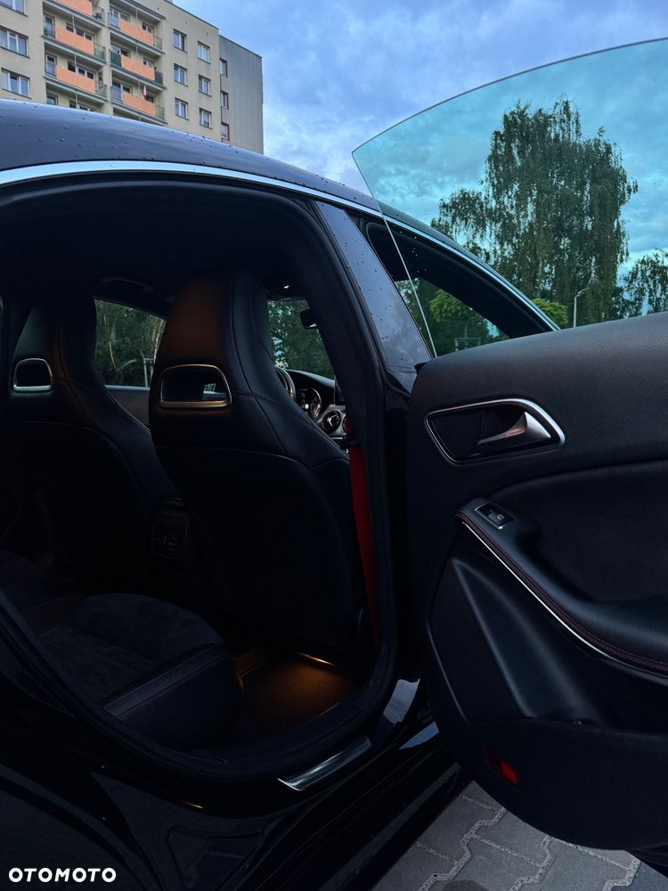 Mercedes-Benz CLA 250 7G-DCT AMG Line - 15