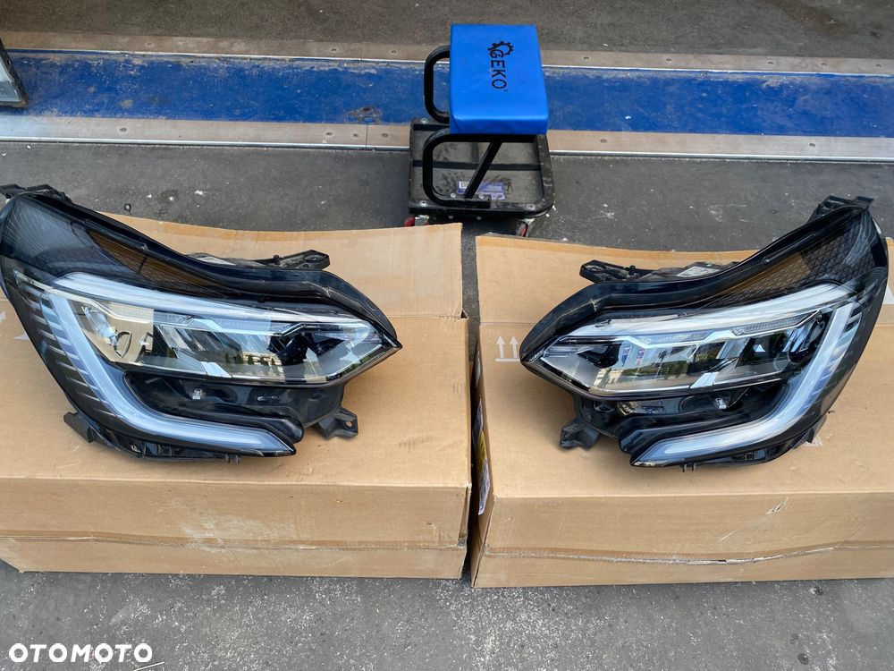 RENAULT CAPTUR 2 II  2022r 2 sztuki Kompletna LAMPA PRZEDNIA PRAWA LEW REFLEKTOR PRAWY lewy PRZÓD FULL LED  LEDOWY  EUROPA FULLLED lampy przednie reflektory 260104900R 260601693R Wwa - 2