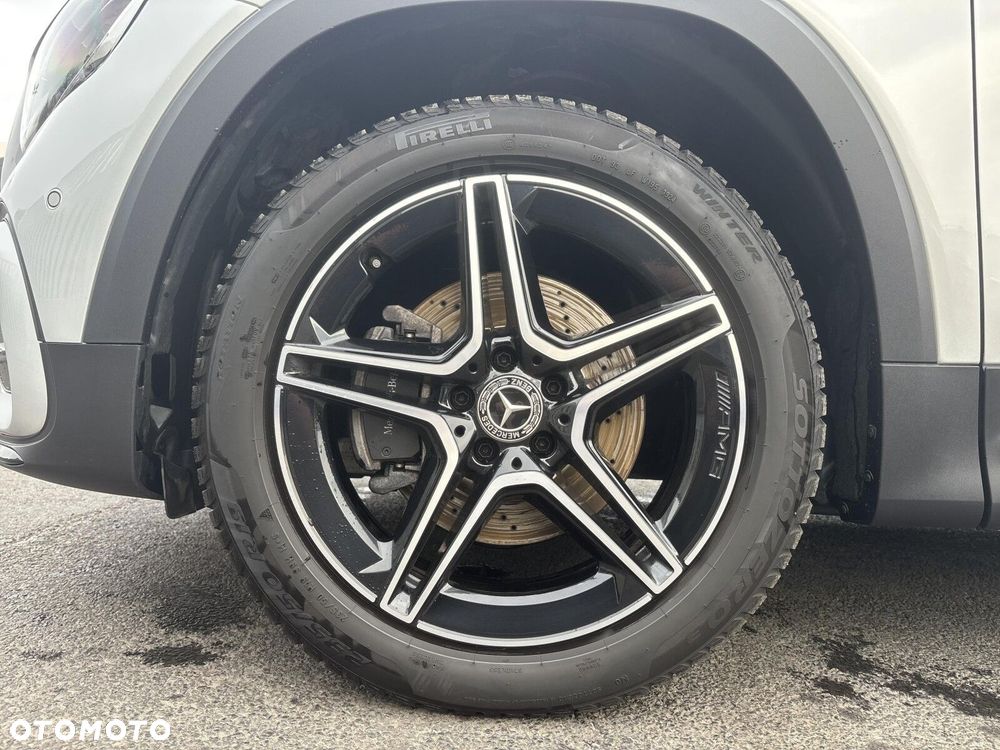 Mercedes-Benz GLB - 10