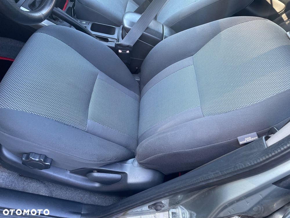 Toyota RAV4 2.0 D-4D Sol - 16