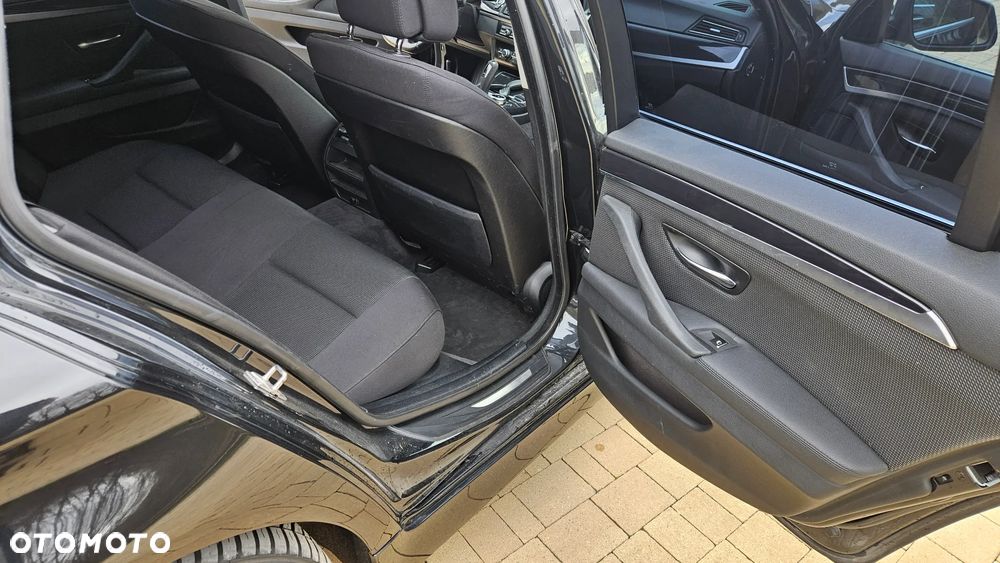 BMW Seria 5 525d xDrive Sport-Aut Modern Line - 21