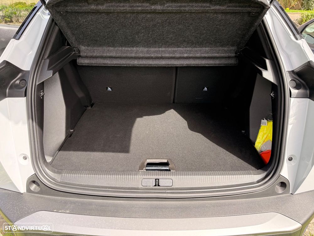 Peugeot 2008 1.2 PureTech GT Line EAT8 - 23