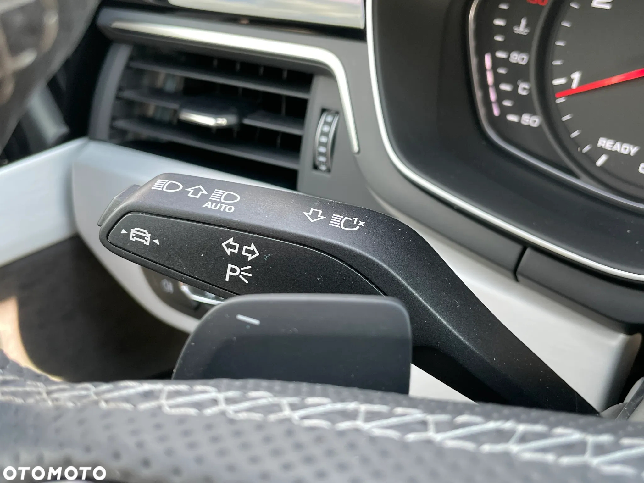 Audi A4 Avant 40 TDI S tronic S line - 35