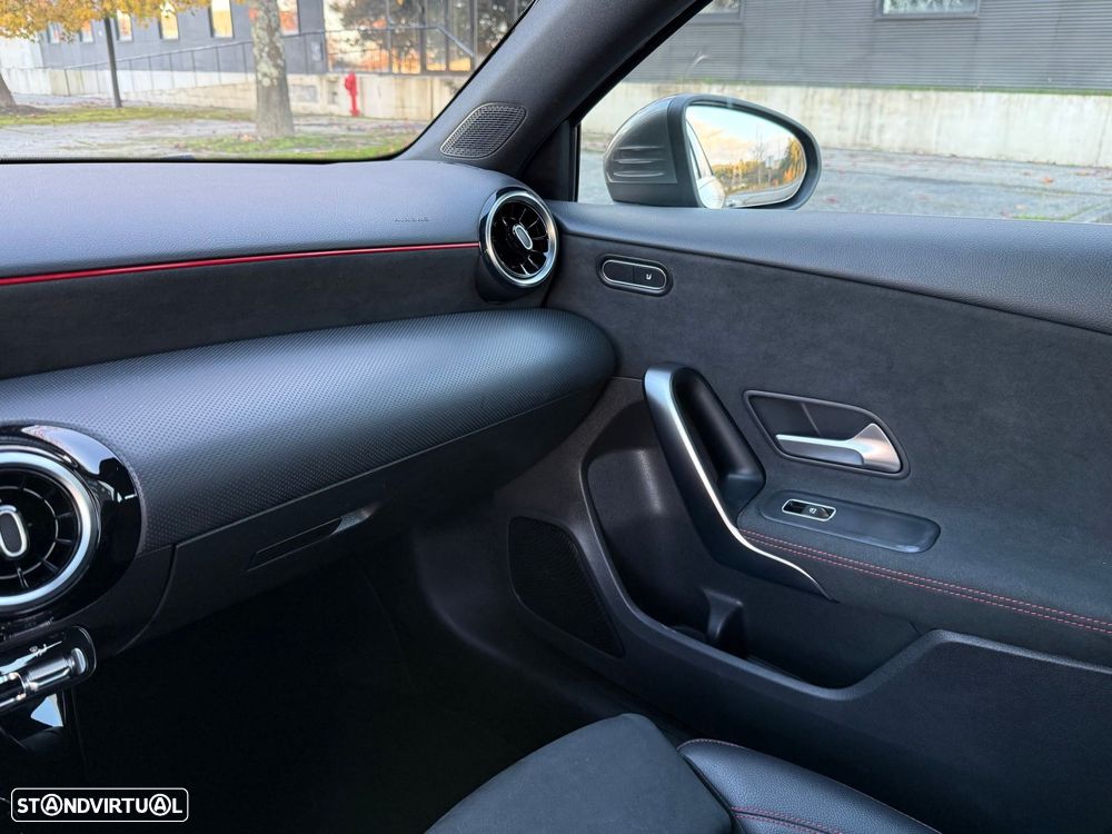 Mercedes-Benz A 250 Limousine e 8G-DCT AMG Line - 14
