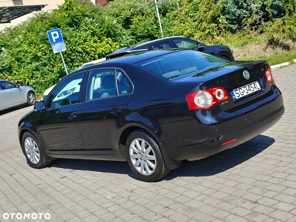 Volkswagen Jetta 1.4 TSI Comfortline - 16