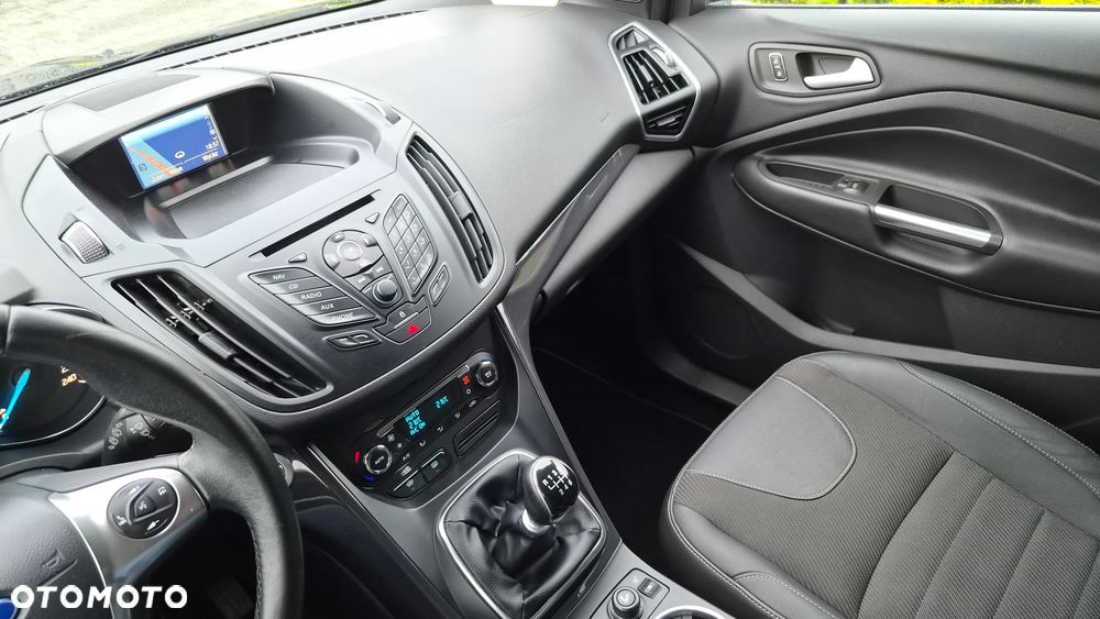 Ford Kuga 2.0 TDCi 4x4 Titanium - 16