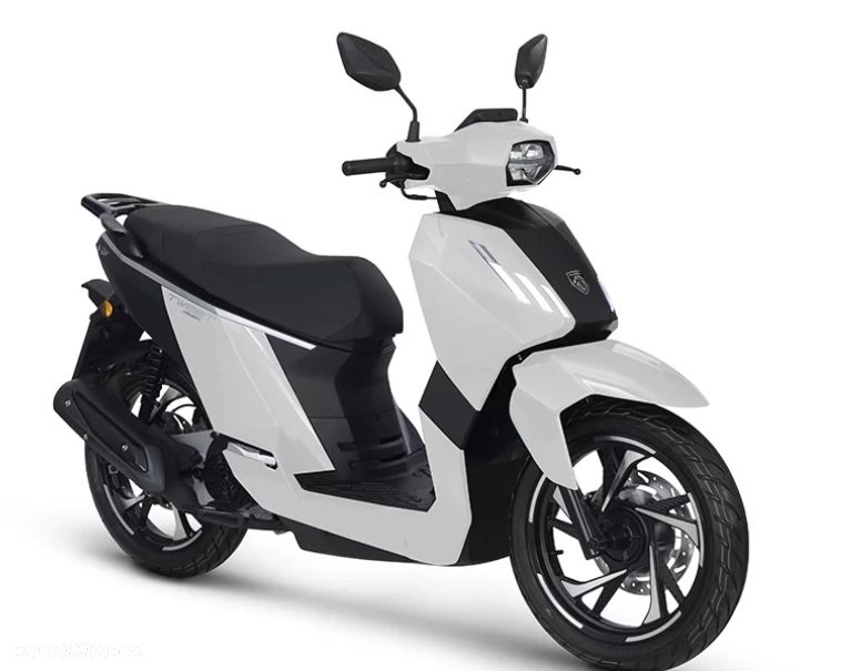 Peugeot Tweet - 1