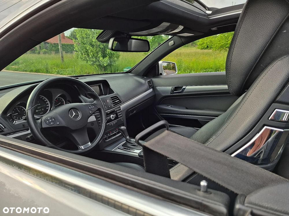Mercedes-Benz Klasa E 200 CGI BlueEFFICIENCY Automatik Avantgarde - 31