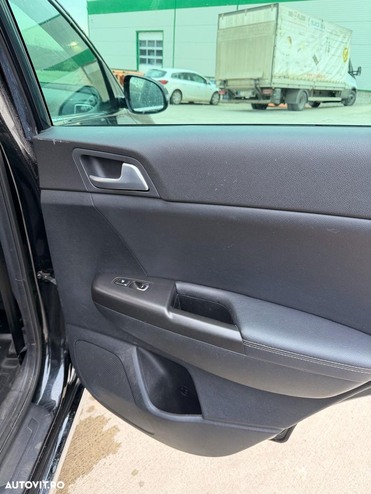 Kia Sportage 1.6 DSL MHEV 7DCT HP 4x2 Business Line - 4