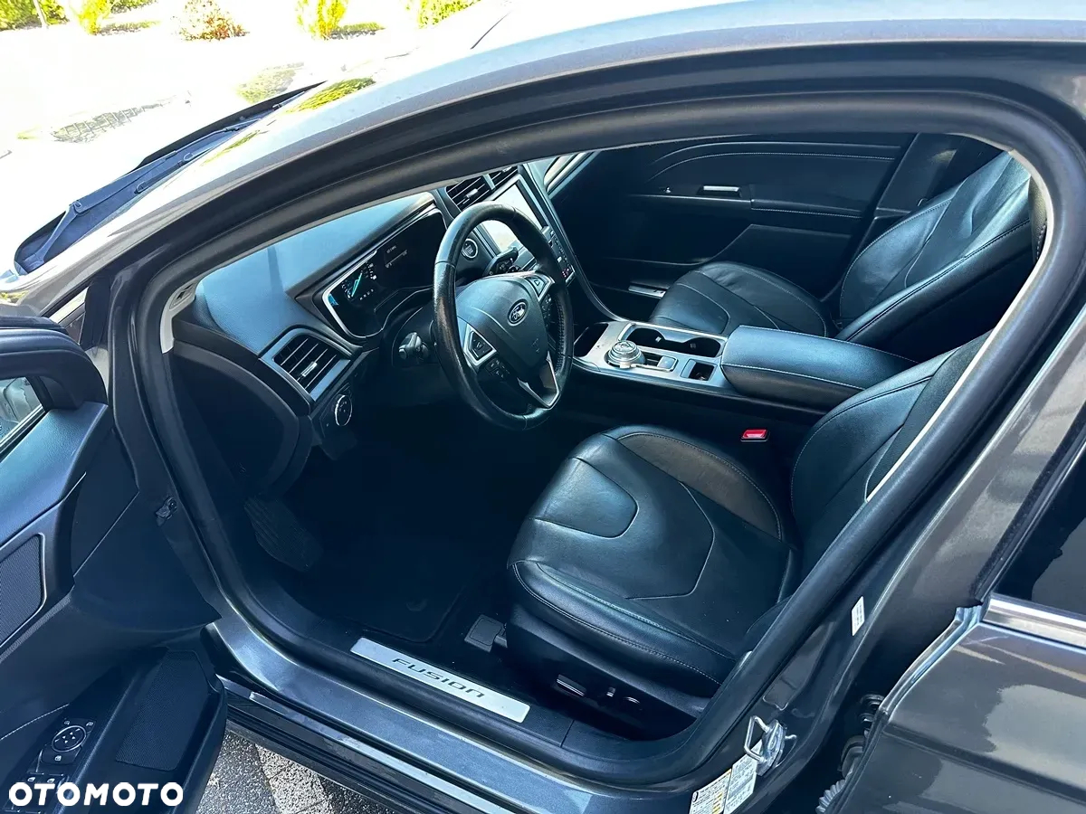 Ford Fusion 2.0 EcoBoost Titanium - 21