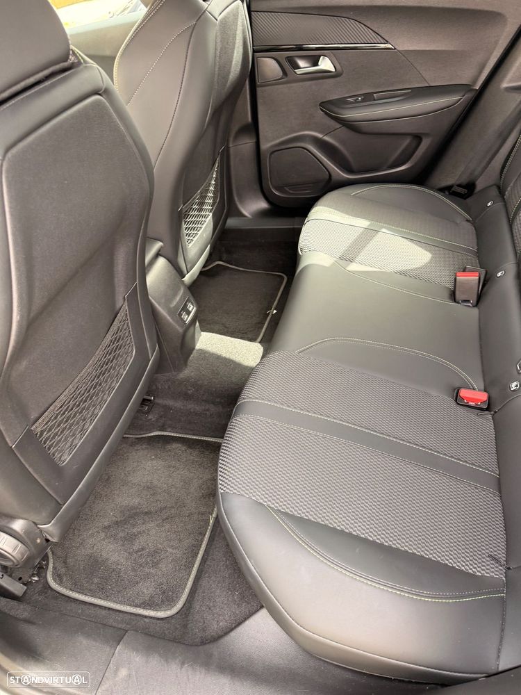 Peugeot 2008 1.2 PureTech GT Line EAT8 - 22