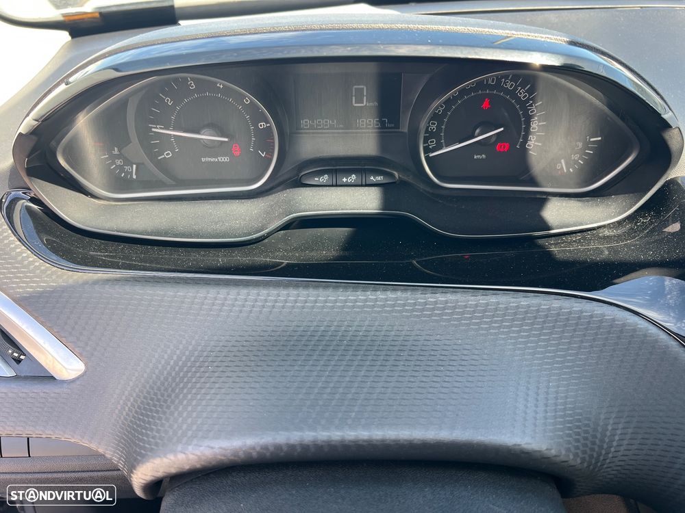 Peugeot 208 1.2 PureTech Style - 26
