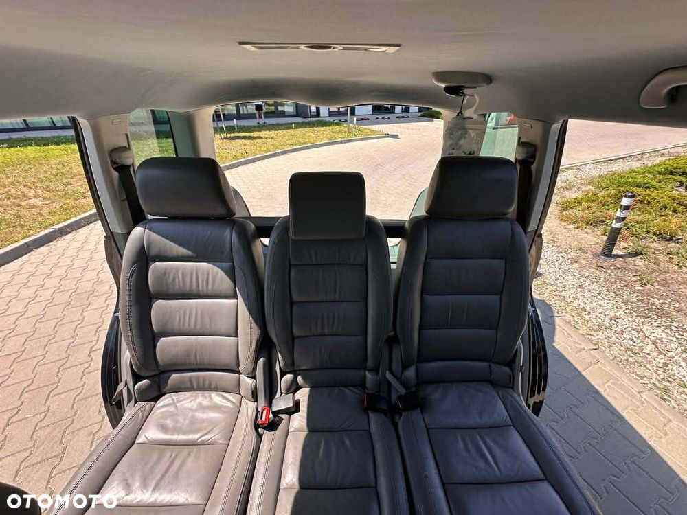 Volkswagen Touran 2.0 FSI Highline - 21