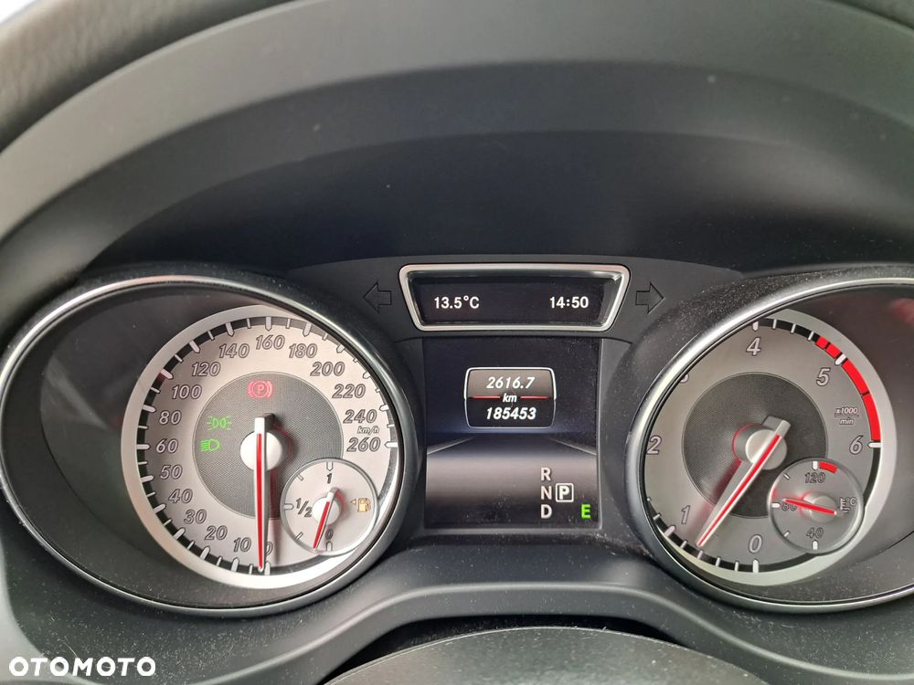Mercedes-Benz CLA 220 CDI 7G-DCT AMG Line - 29