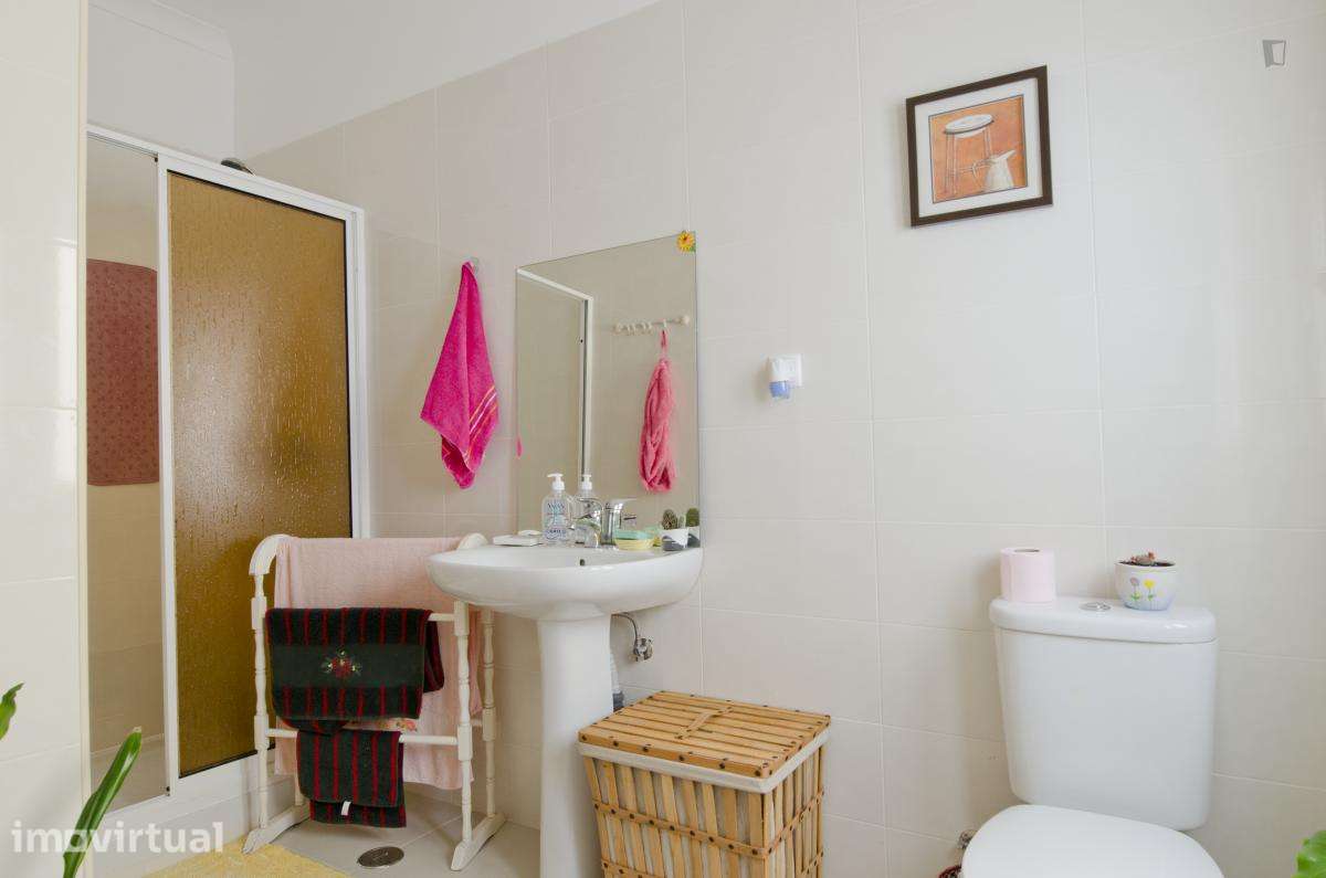 Quarto - localizado em Campolide Lisbon - Grande imagem: 3/24