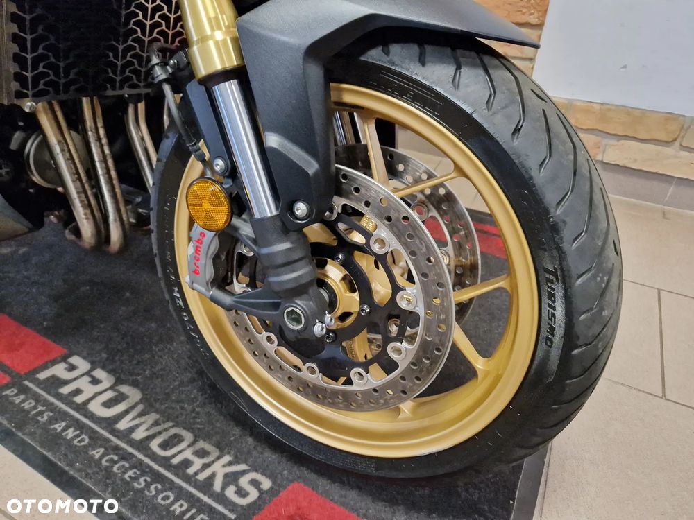 Honda Hornet - 32