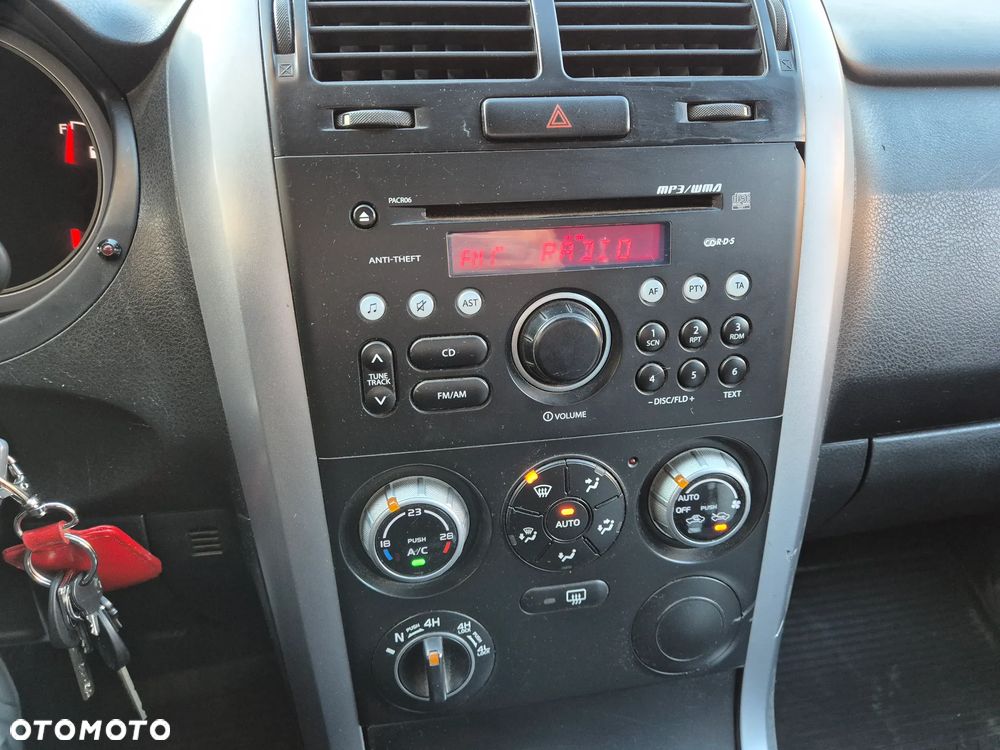 Suzuki Grand Vitara 1.9 DDiS - 12