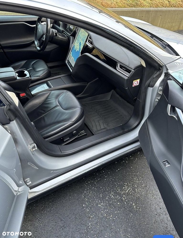 Tesla Model S 85 - 8