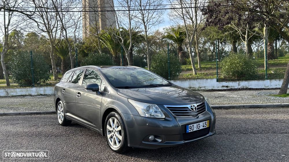 Toyota Avensis SW 2.0 D-4D Premium Sport+GPS - 1
