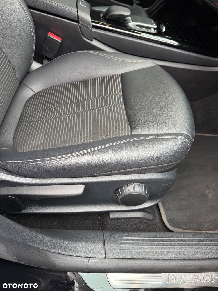 Mercedes-Benz CLA 180 7G-DCT Edition Progressive Line - 26