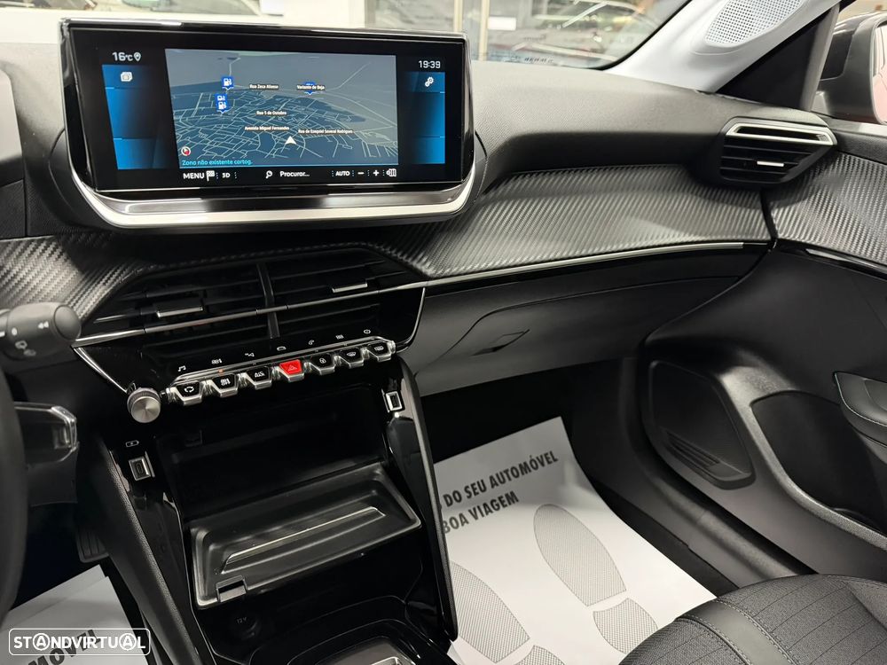 Peugeot 208 PureTech 100 EAT8 Allure - 20