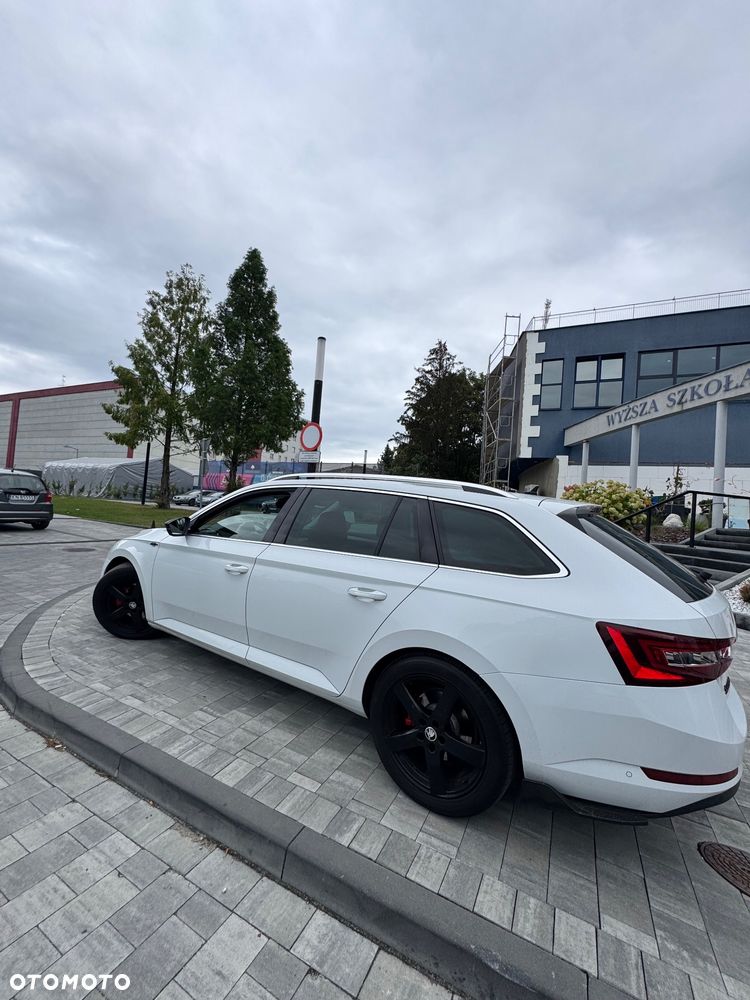 Skoda Superb 2.0 TDI L&K DSG - 5