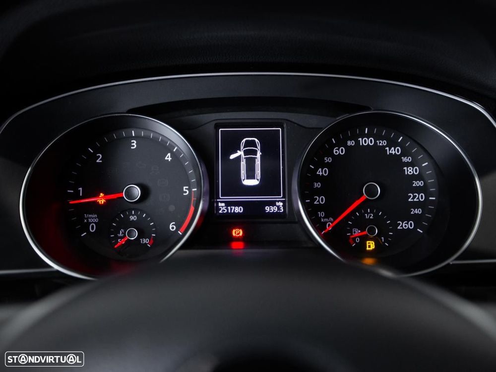 VW Passat Variant 1.6 TDI Confortline - 22