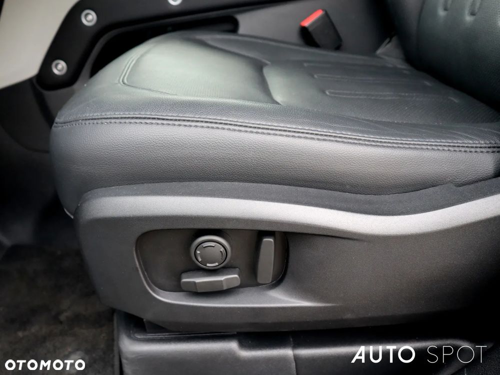 Land Rover Defender 110 P400 First Edition - 24