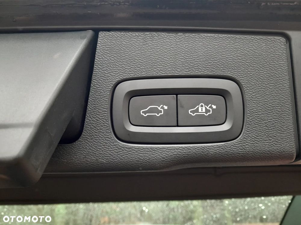 Volvo XC 60 D4 Momentum Pro - 28