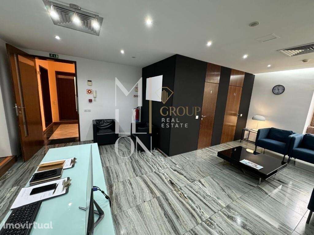 Clínica | 7 Gabinetes | Investimento | Rua da Carreira | São Pedro | F - Grande imagem: 2/22